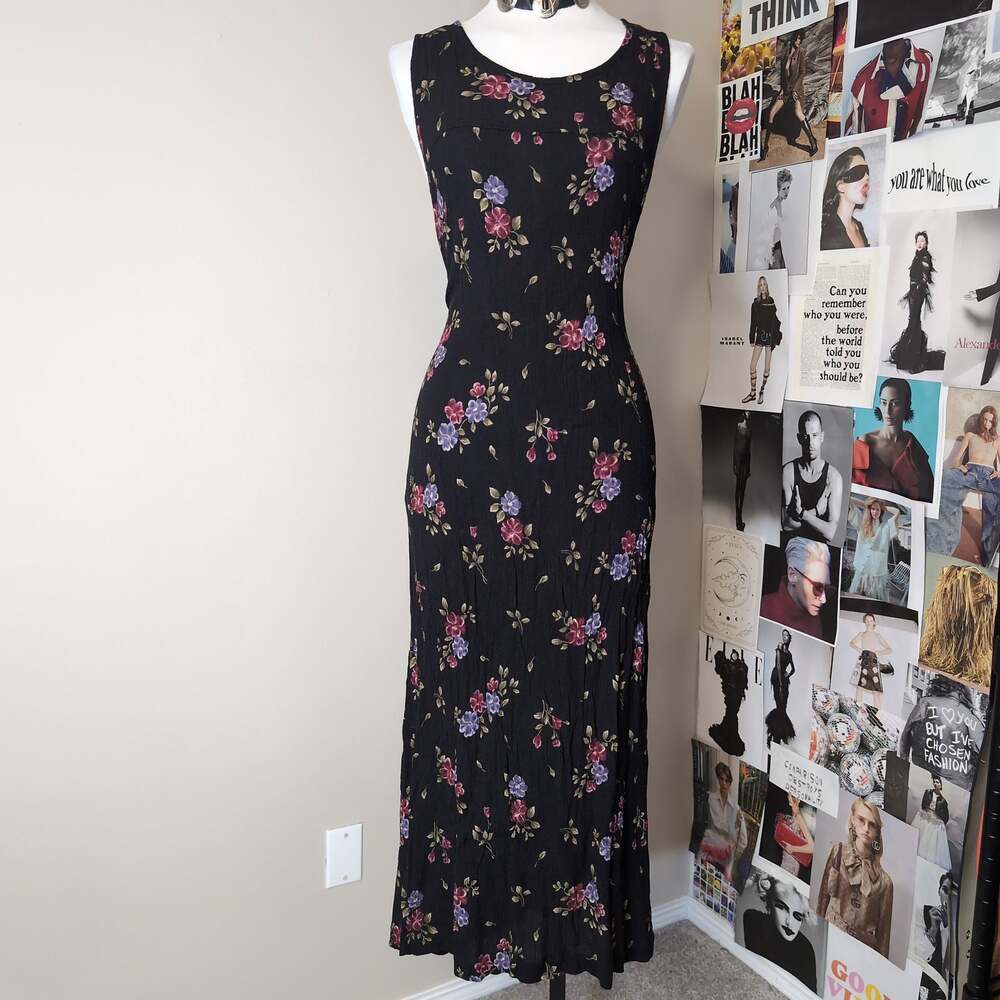 Vintage floral Sleeveless Maxi Dress with Back Tie